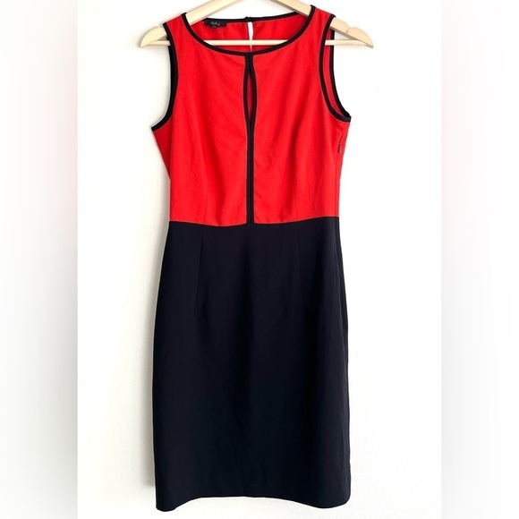 Dika Dresses & Skirts - Dika Red/Black Sleeveless Slim Fit Dress